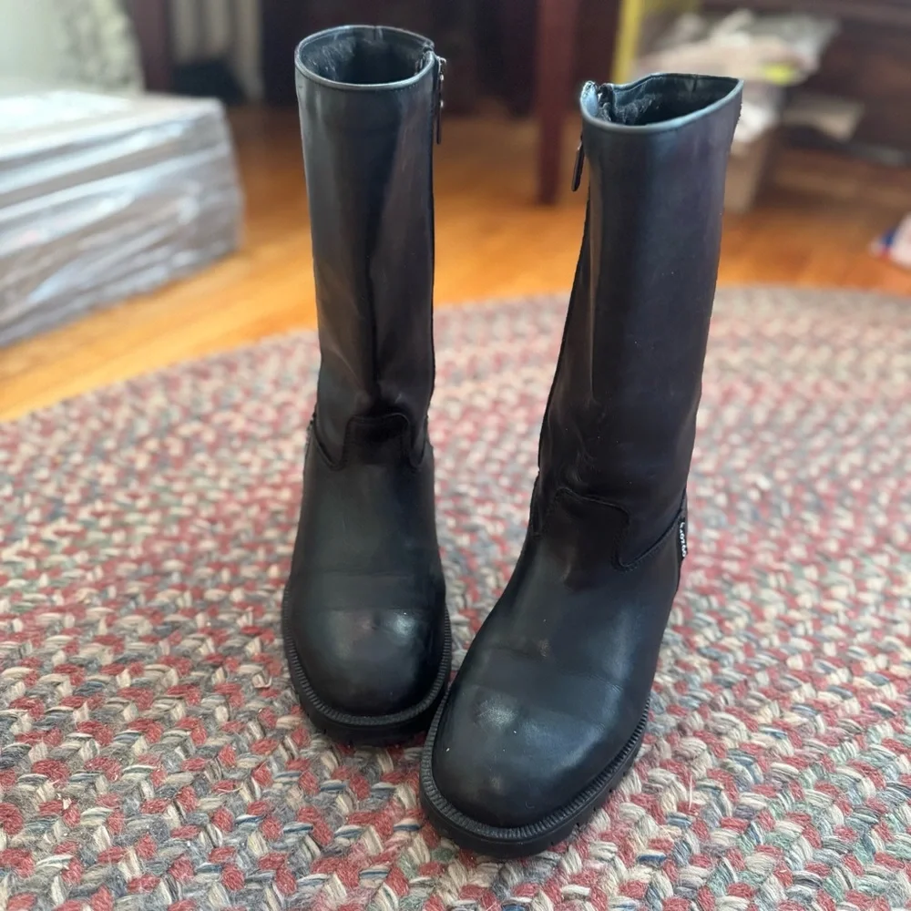 BLONDO Black Leather Boot
